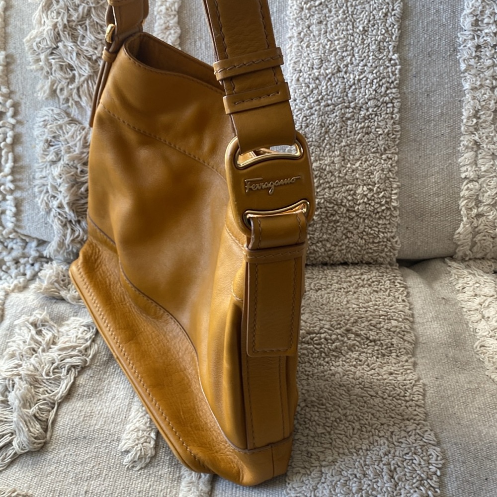 Salvatore Ferragamo shoulder bag - Picture 4 of 13